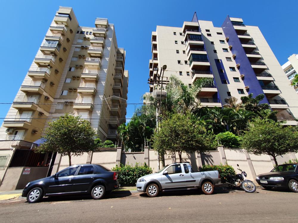 Alugar Apartamento / Padrão em Ribeirão Preto R$ 1.800,00 - Foto 1