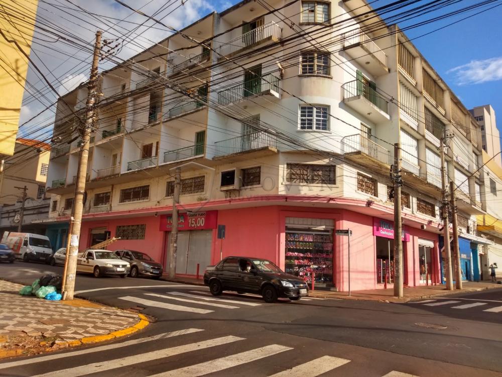 Alugar Apartamento / Padrão em Ribeirão Preto R$ 900,00 - Foto 1
