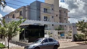 Apartamento / Padrão em Ribeirão Preto Alugar por R$2.000,00