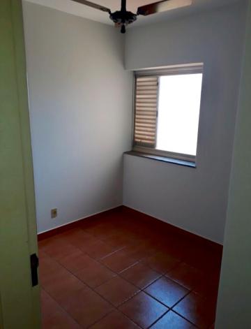 Alugar Apartamento / Padrão em Ribeirão Preto R$ 1.150,00 - Foto 4