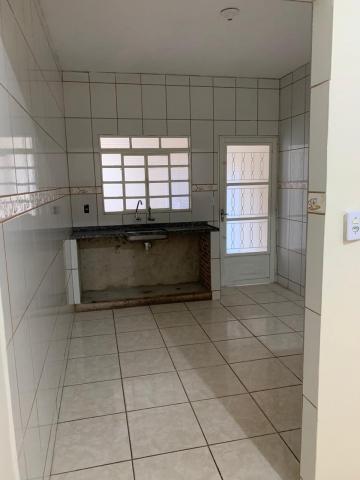 Alugar Casa / Padrão em Ribeirão Preto R$ 1.100,00 - Foto 6