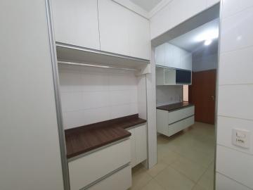 Alugar Apartamento / Padrão em Ribeirão Preto R$ 1.800,00 - Foto 3