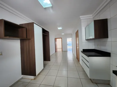 Alugar Apartamento / Padrão em Ribeirão Preto R$ 6.000,00 - Foto 4