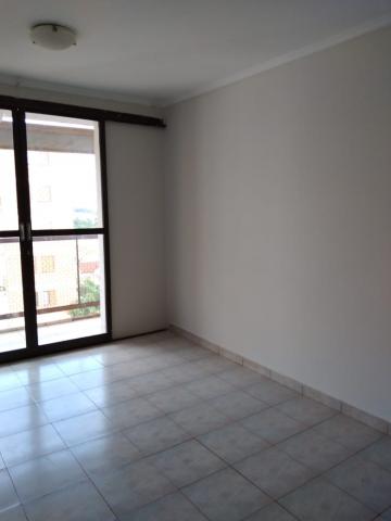 Alugar Apartamento / Padrão em Ribeirão Preto R$ 970,00 - Foto 2