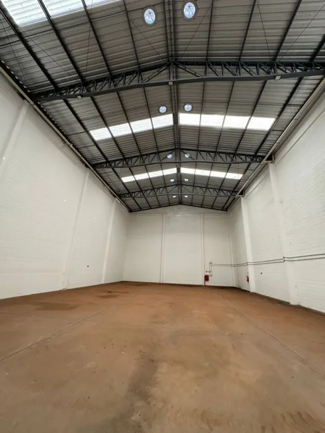 imagem 2 - Galpão Comercial 1.240m² disponível para locação imagem 2 - Galpão Comercial 1.240m² disponível para locação